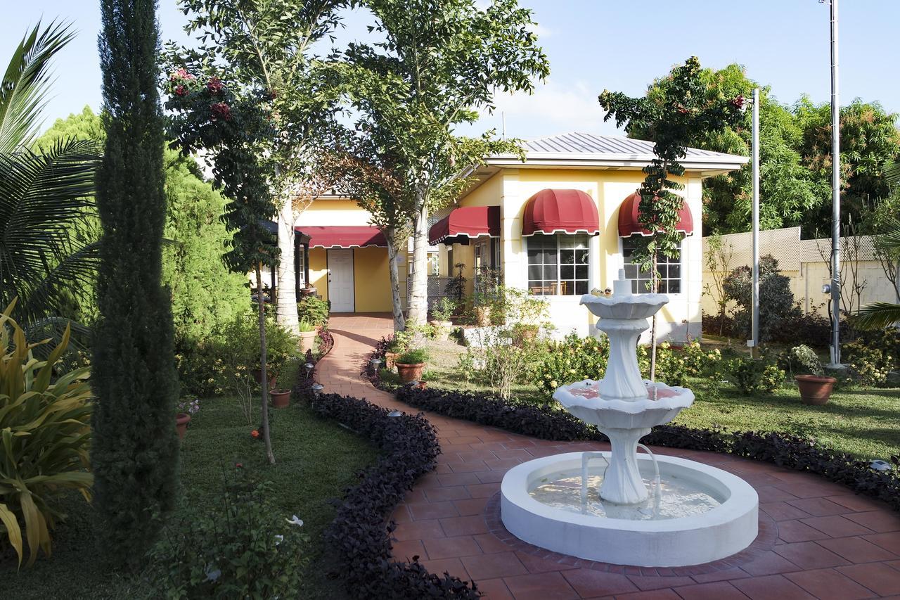 Hotel Kiskadee Korner Port of Spain Esterno foto