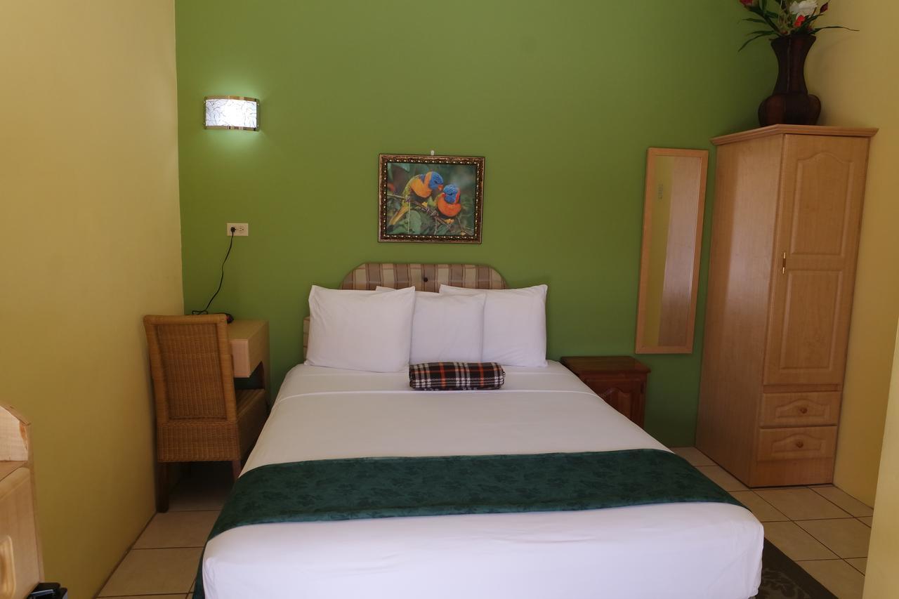 Hotel Kiskadee Korner Port of Spain Esterno foto